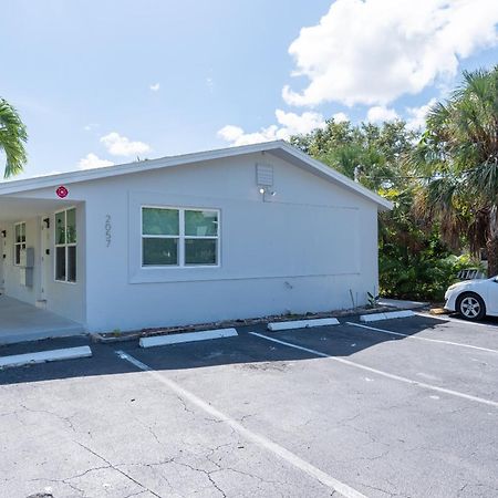 Just Off Wilton Drive Apt 8 Fort Lauderdale Exterior photo